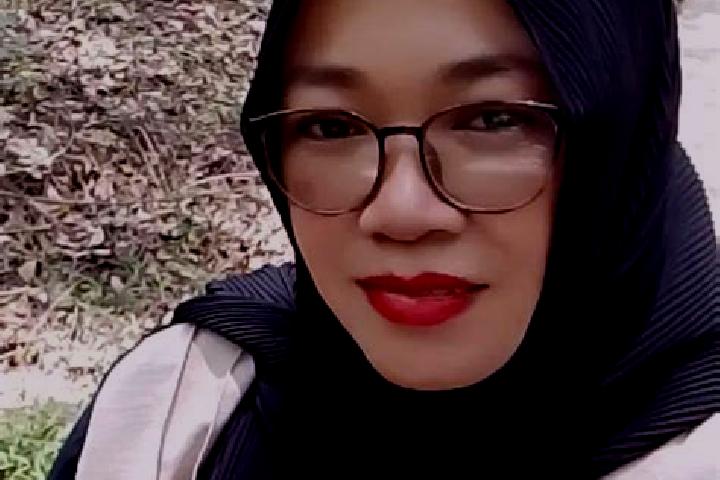 Emily, 31 — Escort in Wringinputih, Indonesia