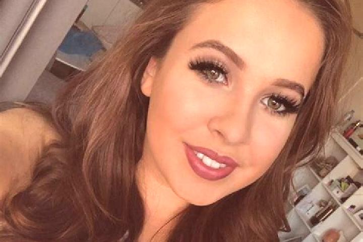 Emily, 32, a brunette amber-eyed middle eastern companion based in Kottarakara. Offering Party Girl, 69, Dinner Date, Domination. Available for incall and ou...