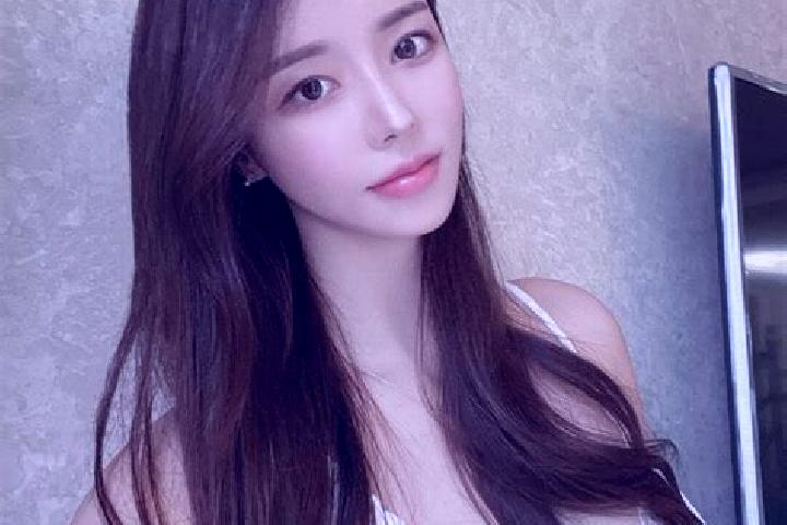 Emily, 32 — Escort in Fukou, China
