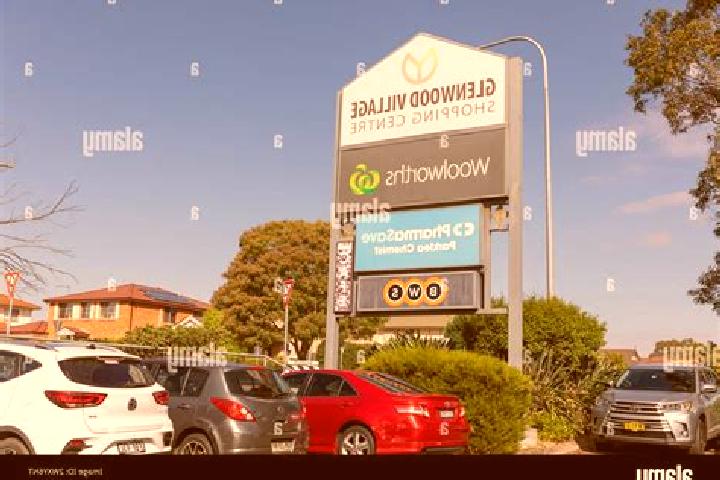Emily, 32 — Escort in Glenwood, Australia