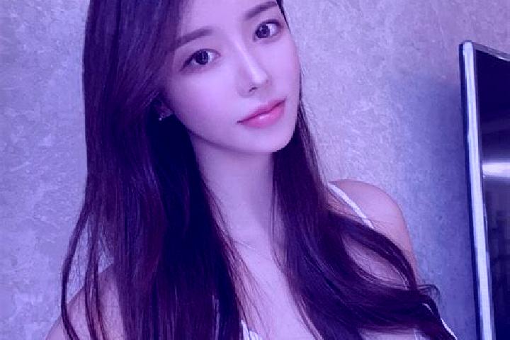 Emily, 32 — Escort in Handgai, China