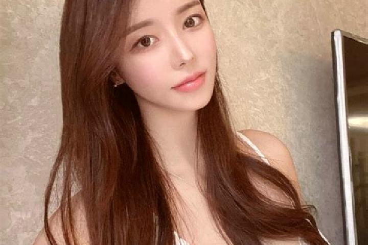 Emily, 32 — Escort in Liudong, China