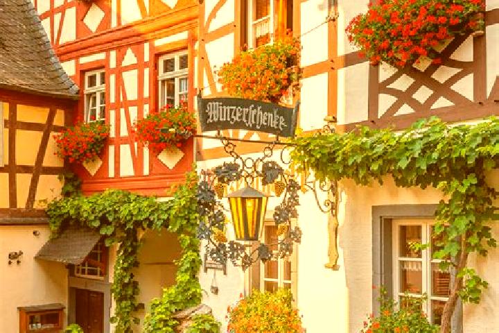 Emily, 32 — Escort in Niederdurenbach, Germany