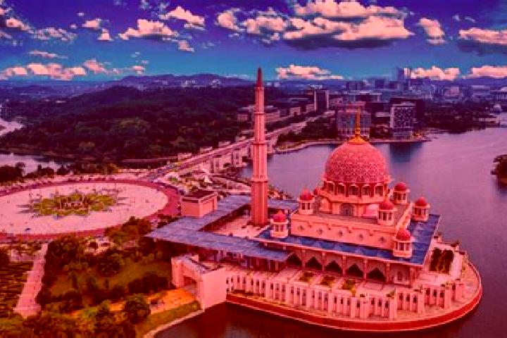 Emily, 32 — Escort in Putrajaya, Malaysia