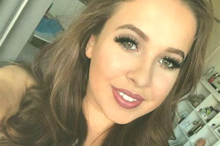 Emily, 33, a blonde brown-eyed european companion based in Greges. Offering A-Level, Roleplay, Dinner Date, Massage, BDSM. Available for incall and outcall, ...