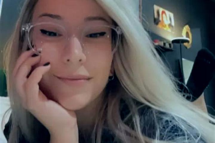 Emily, 33, a blonde grey-eyed mixed companion based in Arapoema. Offering Prostate Massage, Roleplay, A-Level, Couples, OWO. Available for incall and outcall...