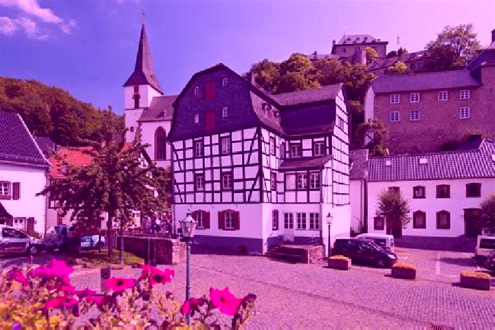 Emily, 33 — Escort in Blankenheim, Germany