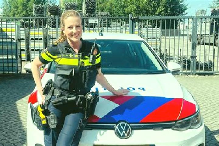 Emily, 33 — Escort in Corlaer, Netherlands