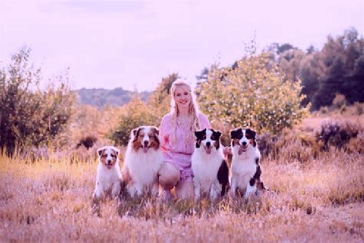 Emily, 33 — Escort in Loppem, Belgium