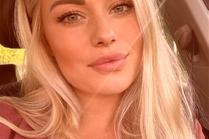 Emily, 34, a blonde hazel-eyed caribbean companion based in Colazza. Offering Couples, Massage, BDSM, Girlfriend Experience, Roleplay. Available for incall a...