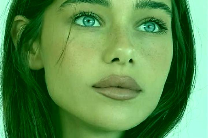Emily, 34, a brunette brown-eyed slavic companion based in Peredovaya. Offering Erotic Massage, Massage, A-Level, Dinner Date. Available for incall and outca...