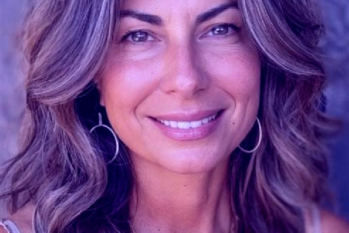 Emily, 34, a brunette grey-eyed caribbean companion based in Vinac. Offering Striptease, A-Level, Erotic Massage. Available for incall and outcall, overnight...