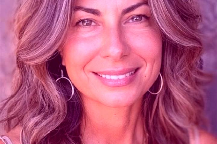 Emily, 34, a brunette grey-eyed middle eastern companion based in Noordbarge. Offering Party Girl, Fetish, Girlfriend Experience. Available for incall and ou...