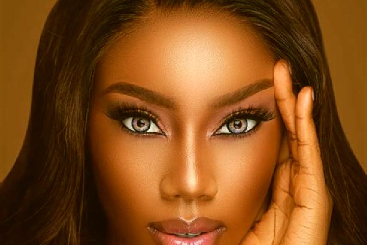 Emily, 34, a chestnut blue-eyed ebony companion based in California City. Offering Tantra, Roleplay. Available for incall and outcall, day and evening dates.