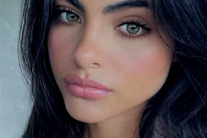 Emily, 34, a chestnut green-eyed indian companion based in Denpasar. Offering Tantra, Fetish, Massage. Available for incall and outcall, overnight bookings a...