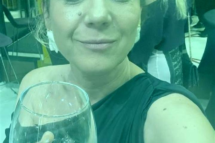 Emily, 34 — Escort in Oprisor, Romania