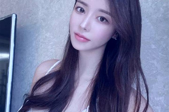Emily, 34 — Escort in Sakchu-up, North Korea