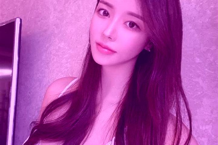 Emily, 34 — Escort in Sizao, China