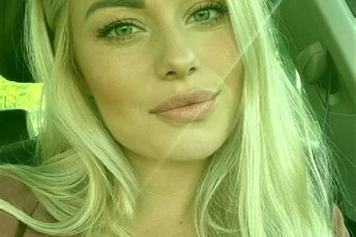 Emily, 35, a blonde hazel-eyed caucasian companion based in La Roche-Bernard. Offering Duos, Domination, Massage. Available for incall and outcall, overnight...