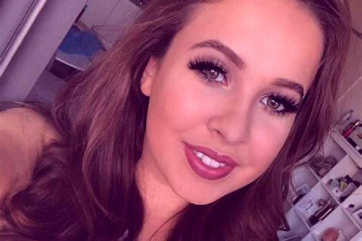 Emily, 35, a dark blonde dark-eyed caribbean companion based in Ome. Offering Fetish, Girlfriend Experience. Available for incall and outcall, day and evenin...