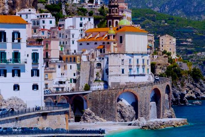 Emily, 35 — Escort in Fantasina, Italy