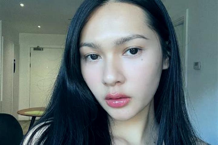 Emily, 35 — Escort in Jida, China
