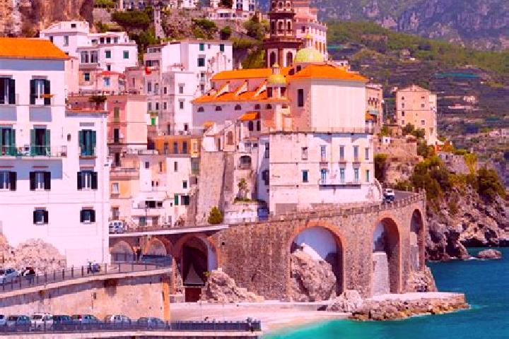 Emily, 35 — Escort in Martis, Italy