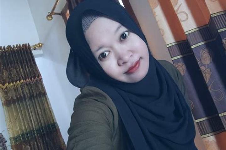 Emily, 35 — Escort in Ngasem, Indonesia