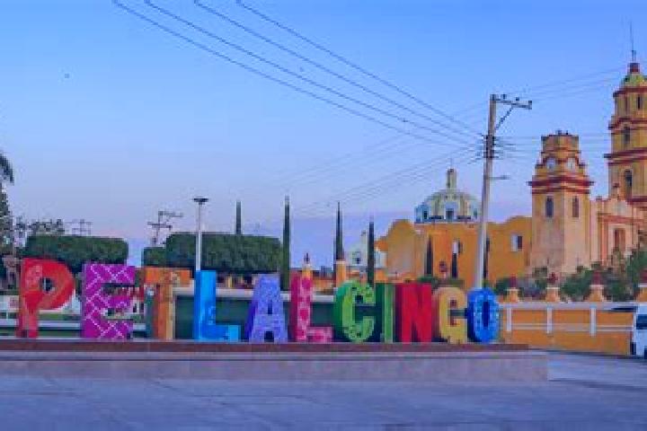 Emily, 35 — Escort in Petalcingo, Mexico