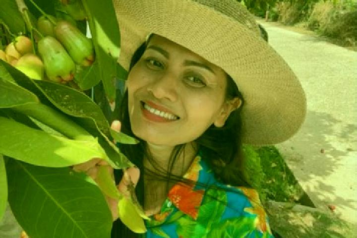 Emily, 35 — Escort in Si Khoraphum, Thailand