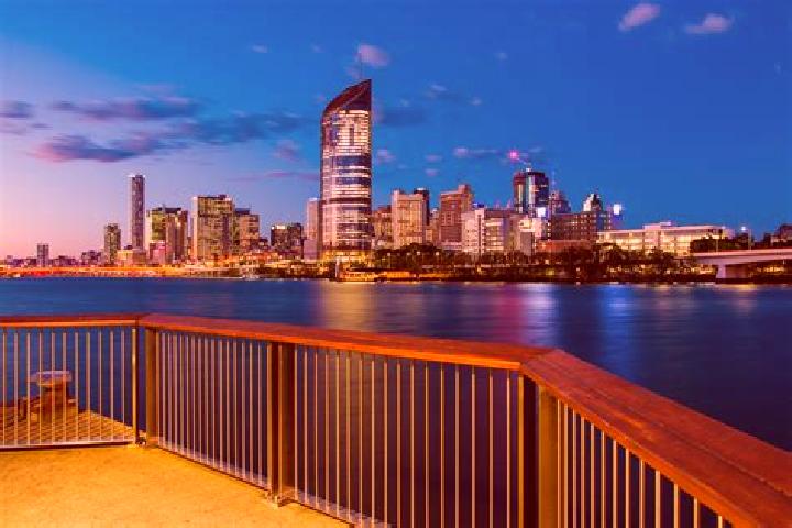Emily, 35 — Escort in Southbank, Australia