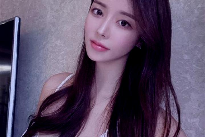 Emily, 35 — Escort in Wukeng, China