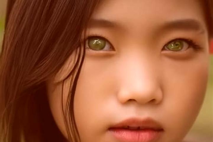 Emily, 36, a chestnut green-eyed asian companion based in Santa Fe. Offering Roleplay, Striptease. Available for incall and outcall, day and evening dates.