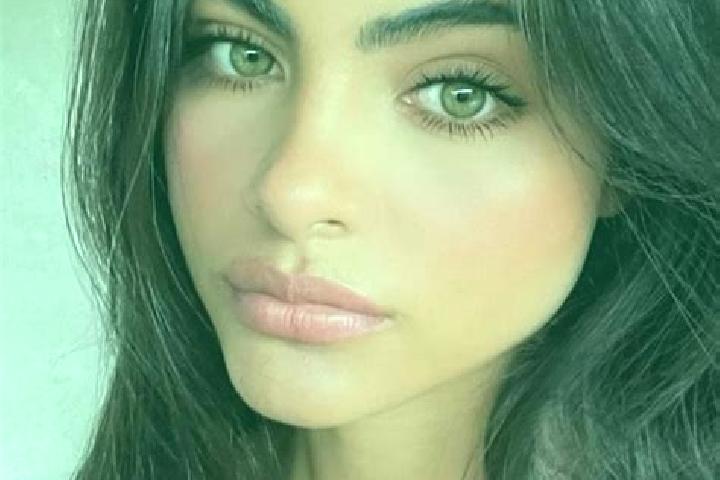 Emily, 36, a dark blonde brown-eyed indian companion based in North Hampton. Offering Travel Companion, Girlfriend Experience, Erotic Massage, Tantra. Availa...
