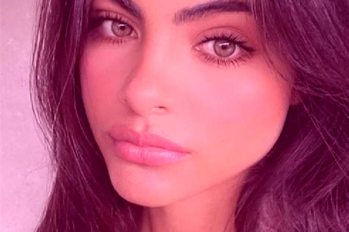 Emily, 36, a red dark-eyed caucasian companion based in Martins Additions. Offering Striptease, Travel Companion, 69. Available for incall and outcall, overn...