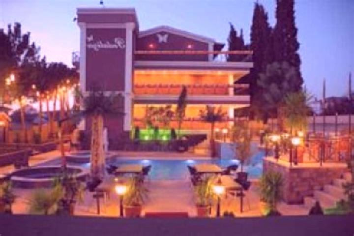 Emily, 36 — Escort in Armutlu, Turkey
