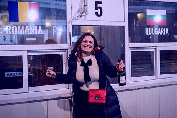 Emily, 36 — Escort in Boghicea, Romania