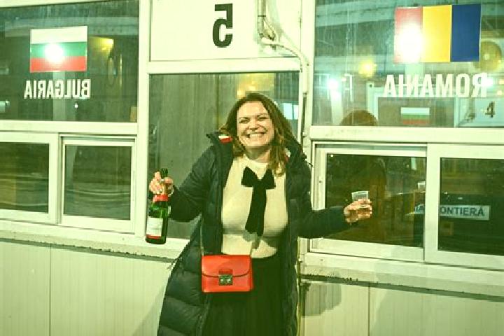 Emily, 36 — Escort in Brodoc, Romania