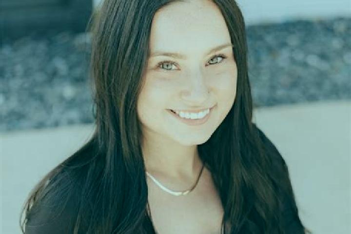 Emily, 36 — Escort in Coldwater, United States