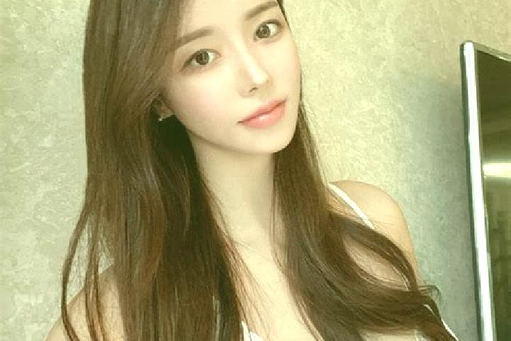 Emily, 36 — Escort in Dajiahe, China