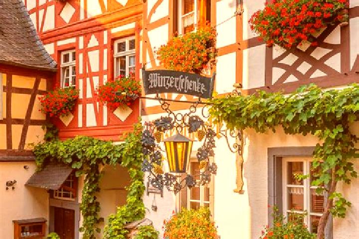 Emily, 36 — Escort in Geussnitz, Germany