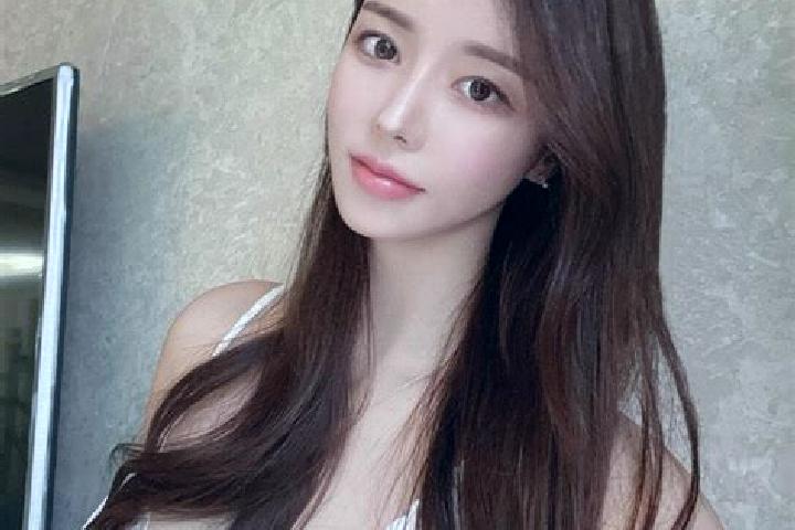 Emily, 36 — Escort in Hubeikou, China