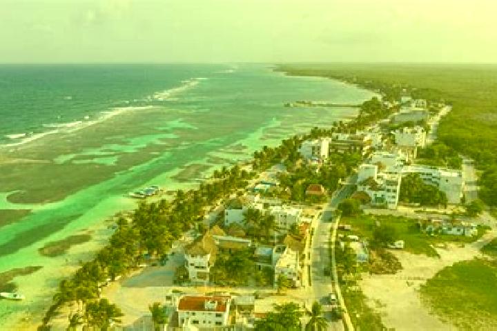 Emily, 36 — Escort in Laguna de Majahual, Mexico
