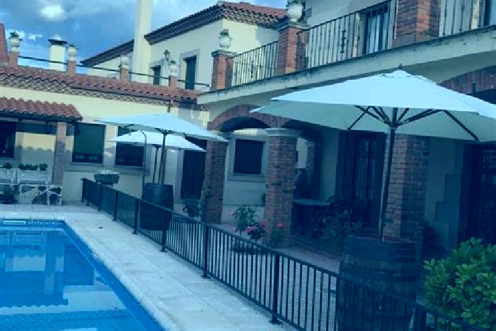 Emily, 36 — Escort in Monfarracinos, Spain
