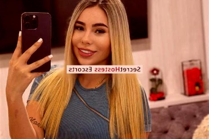Emily, 36 — Escort in Santo Domingo Barrio Alto, Mexico