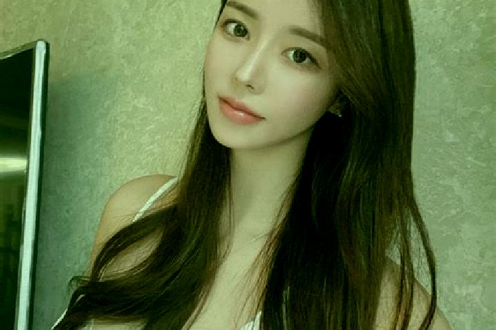 Emily, 36 — Escort in Setamai, Japan