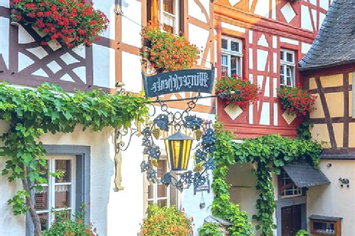 Emily, 36 — Escort in Volkersweiler, Germany