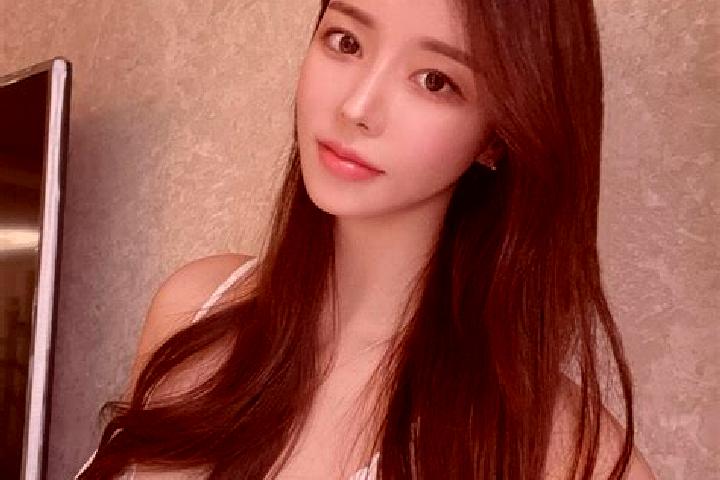 Emily, 36 — Escort in Zhenjiatai, China
