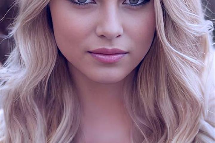 Emily, 37, a blonde amber-eyed mediterranean companion based in Guaiba. Offering OWO, Dinner Date, Erotic Massage, Deep French Kissing, A-Level. Available fo...