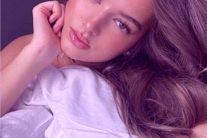 Emily, 37, a chestnut grey-eyed latina companion based in Nysa. Offering Duos, Party Girl, Girlfriend Experience, Striptease. Available for incall and outcal...